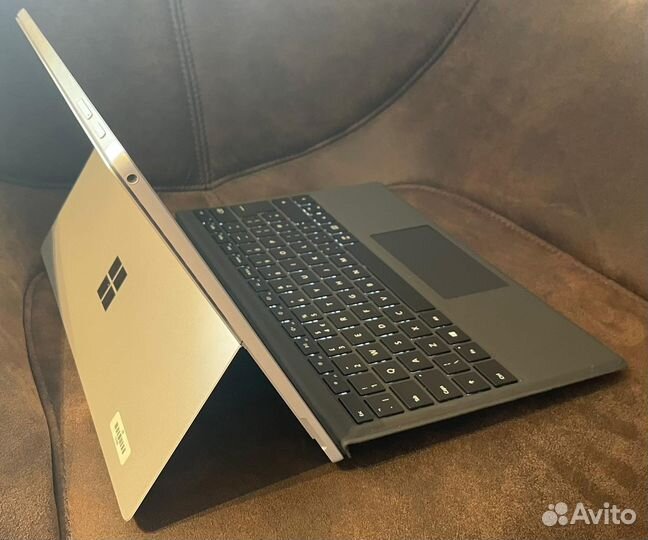 Microsoft Surface Pro 5 Tablet