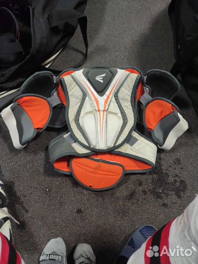 Нагрудник Easton юниорский, размер M