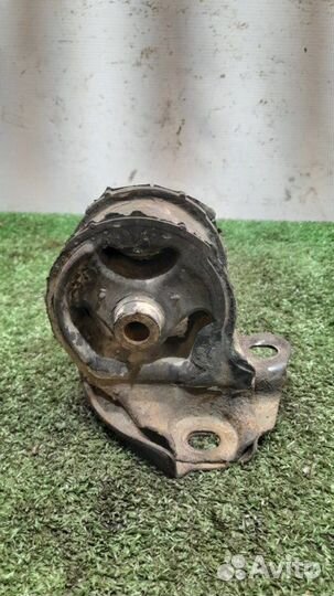 Опора (подушка) двигателя передняя Honda Accord 5