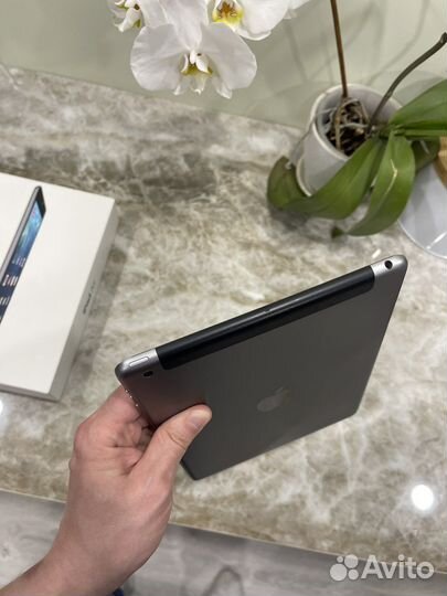 Планшет Apple iPad Air, 32 гб, Wi-Fi + Cellular