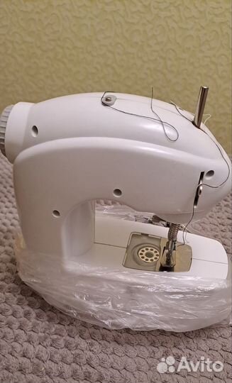 Мини швейная машинка