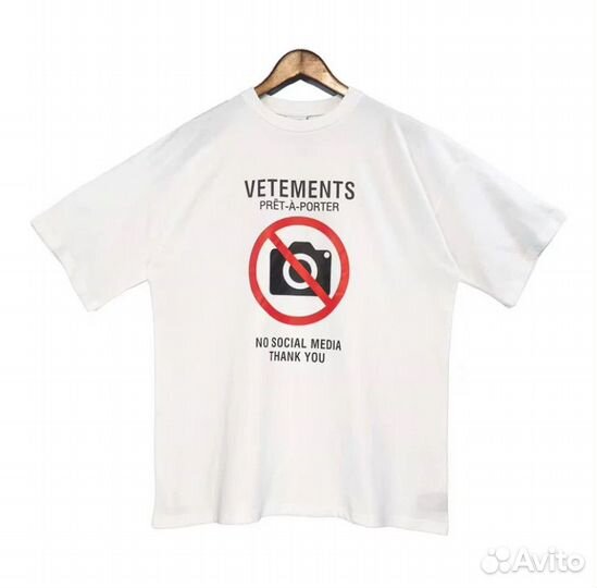 Футболка vetements no social