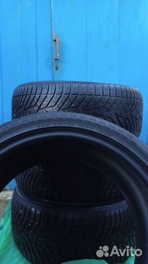 Yokohama BluEarth Winter V905 265/40 R21 и 295/35 R21 107V