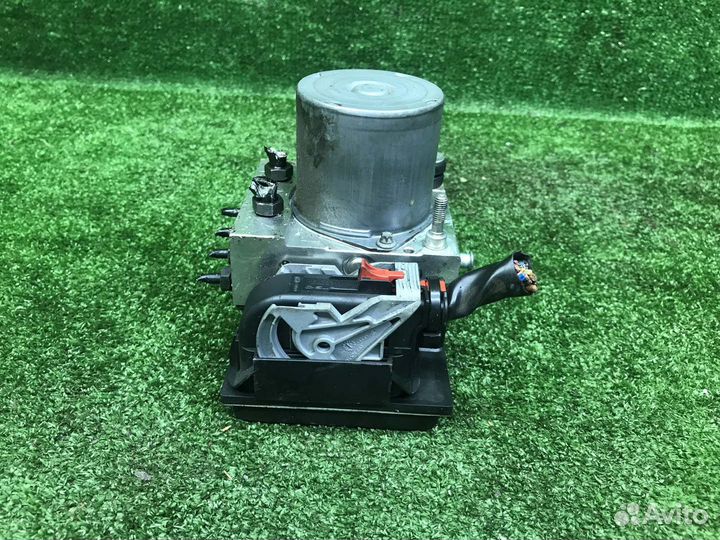 Блок abs audi A4 B7 8EC ALT 2007