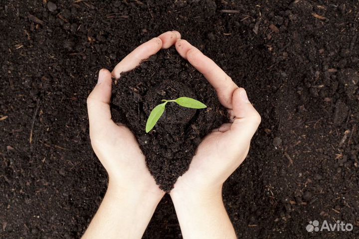 Грунт плодородный черный и коричневый полевой