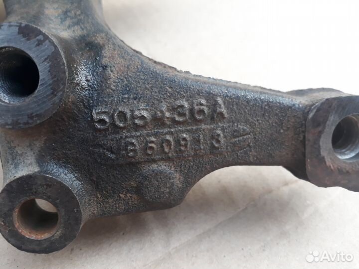 Кулак поворотный задний левый Jetta 5,6, Passat B7