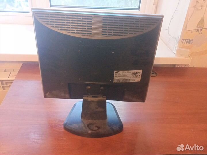 Монитор Samsung