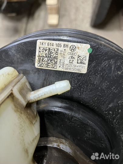 Шкода Октавия А5 бачок тормозной жидкости