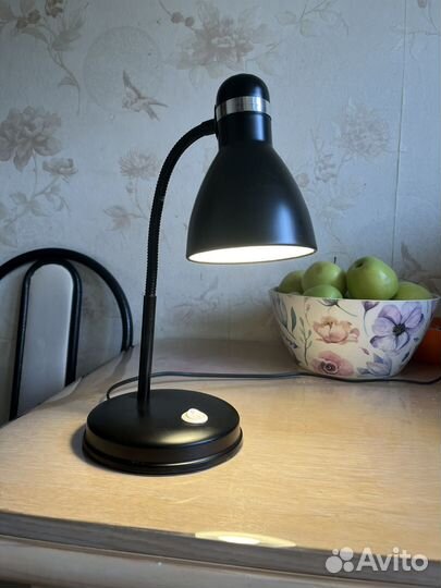 Лампа настольная