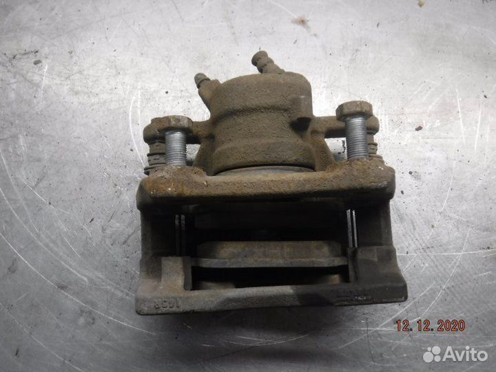 Суппорт передний левый Лада Largus K4M 2013