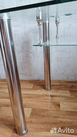 Кухонный стол стеклянный