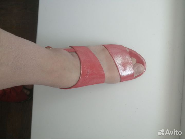 Босоножки женские