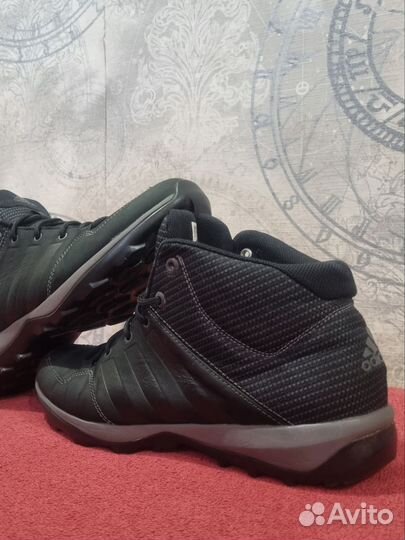 Зимние кроссовки Adidas terrex