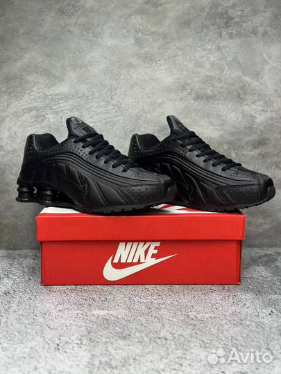 Nike Shox R4 Triple Black