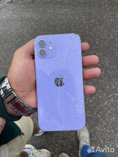 Телефон iPhone 12