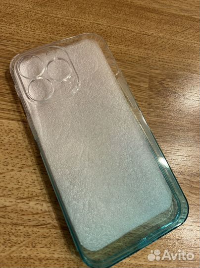 Чехол на iPhone