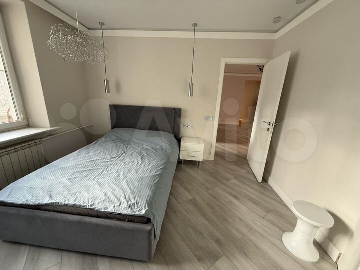 3-к. квартира, 90 м², 7/8 эт.