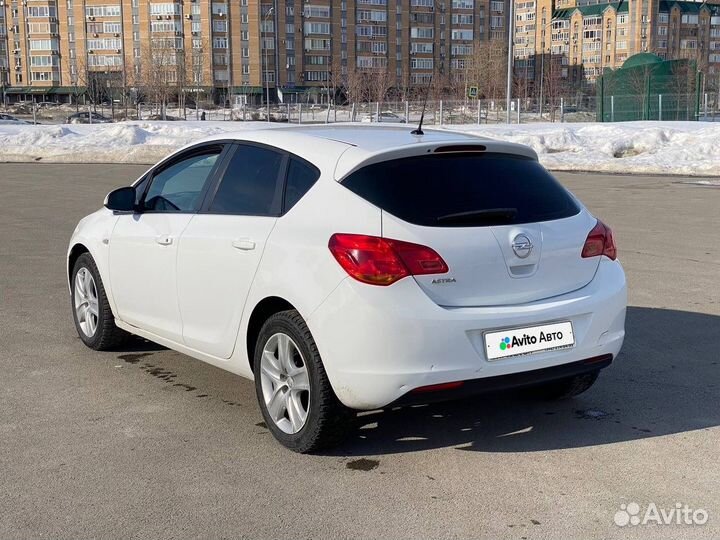Opel Astra 1.6 МТ, 2011, 199 000 км