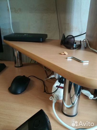 Компьютерный стол +стеллаж