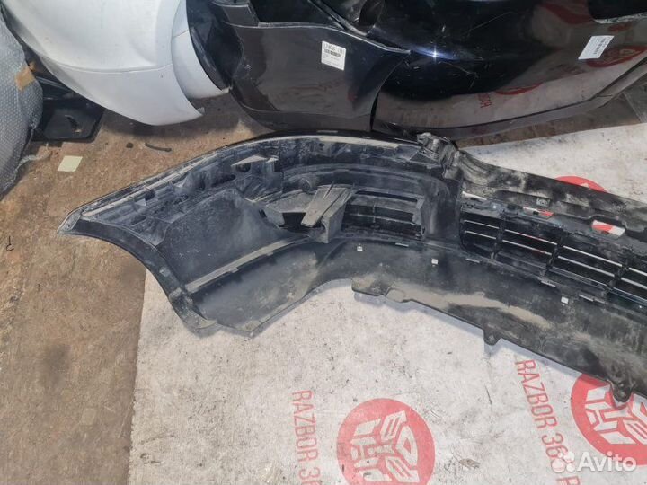 Бампер передний Volkswagen Jetta 5 CAV