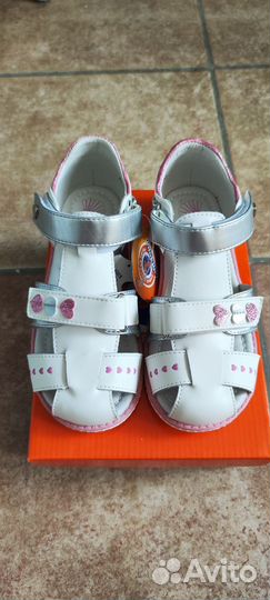 Сандалии для девочки 30 размер новые