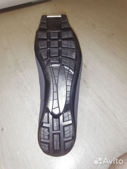 Продам лыжные ботинки