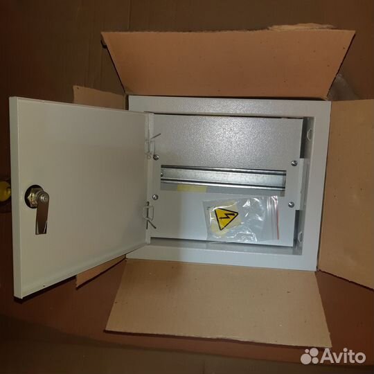 Щит распределительный щрн-12з-1 38 ухл3