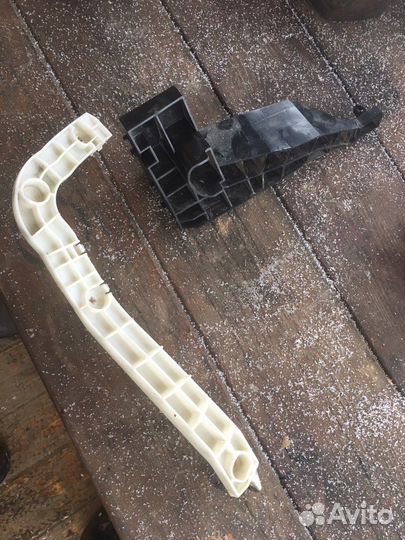 Направляющие заднего бампера Сузуки Гранд Витара