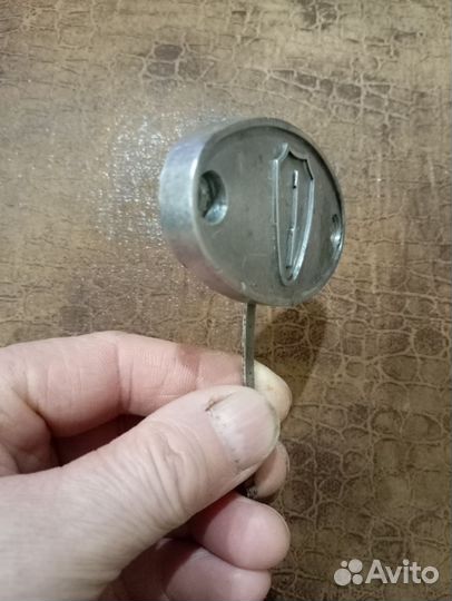 Эмблема на бак Иж