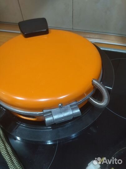 Электровафельница Сластена