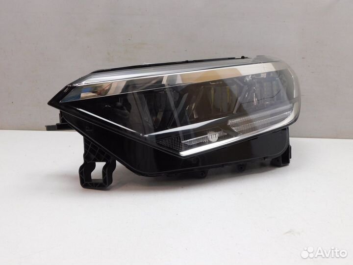 Фара левая Volkswagen Polo