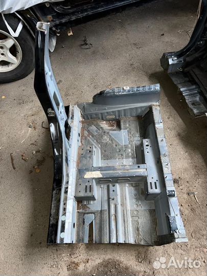 Правый порог со стойкой Opel Astra J Turbo