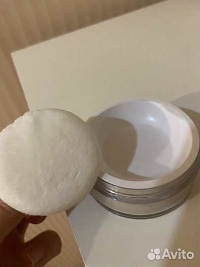 Матирующая рассыпчатая пудра Clarins