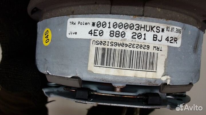 Подушка безопасности водителя Audi A8 (D3), 2003