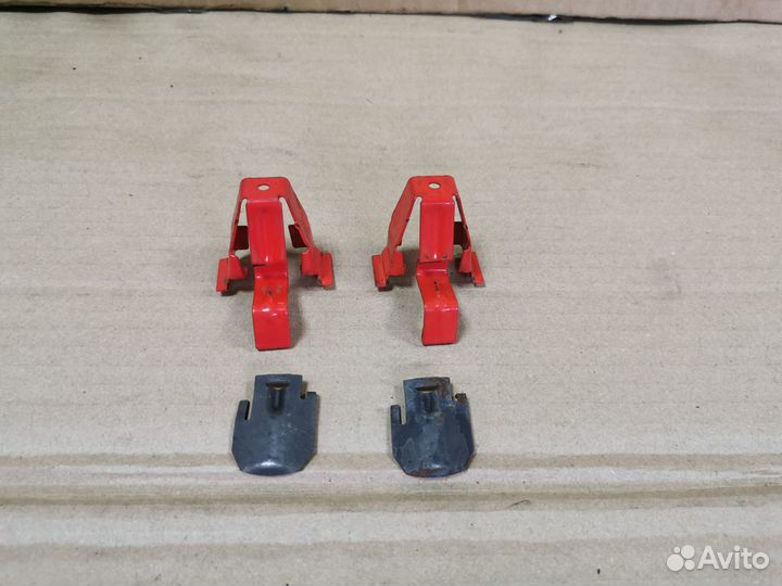 Крепления заднего сиденья на Mercedes W124