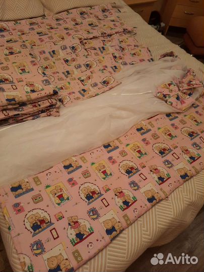 Комплект в детскую кроватку с бортиками
