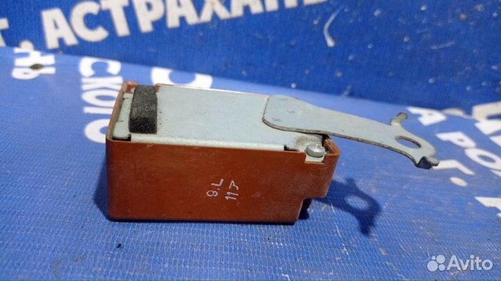 Блок управления двери Toyota Camry 40 седан 2AZ-FE