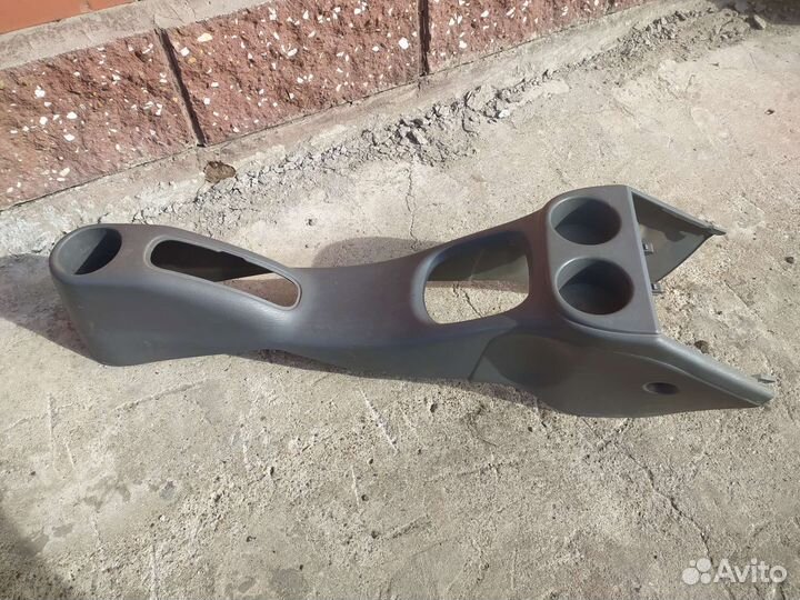 Консоль центральная между сиденьями Mazda Demio DW