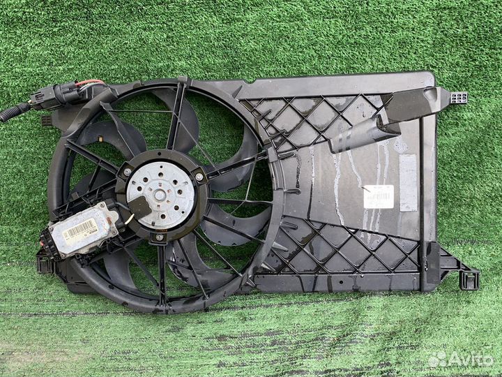 Диффузор радиатора Volvo V50 MV43 MW 3135103743