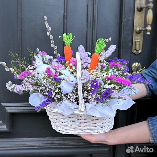 Корзины: верба, сухоцветы, живые цветы доставка