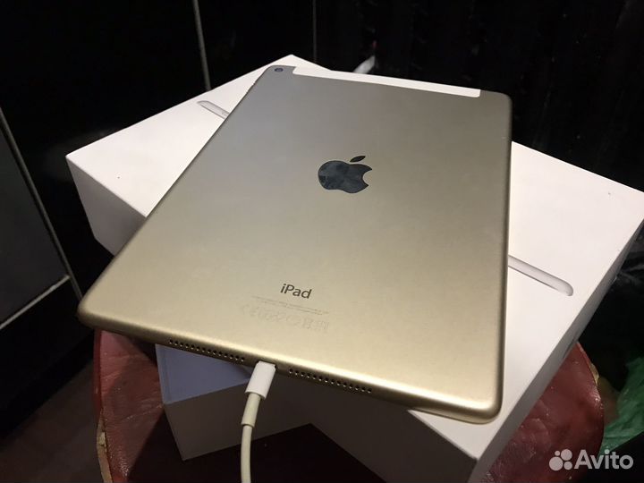 iPad (2020), 16 GB, gold, 4G, LTE