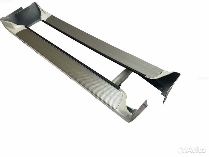 Подножки (пороги) Toyota Land Cruiser 100 V2639