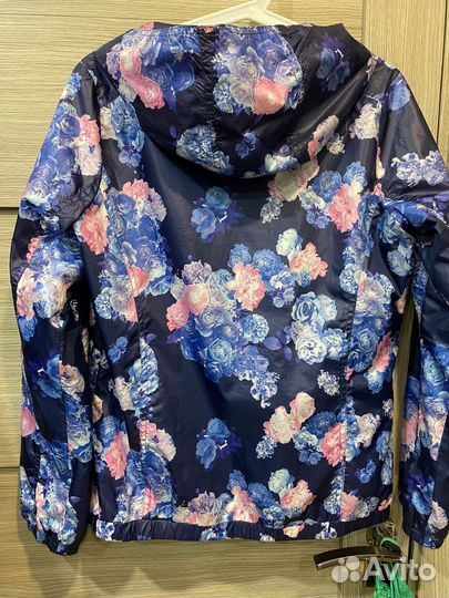 Ветровка женская