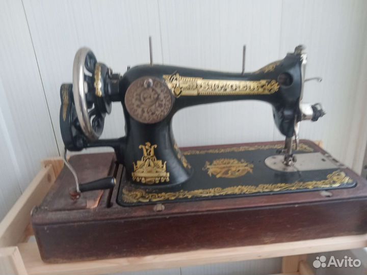 Швейная машина Singer