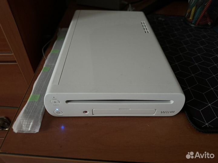 Nintendo Wii U + sensor bar