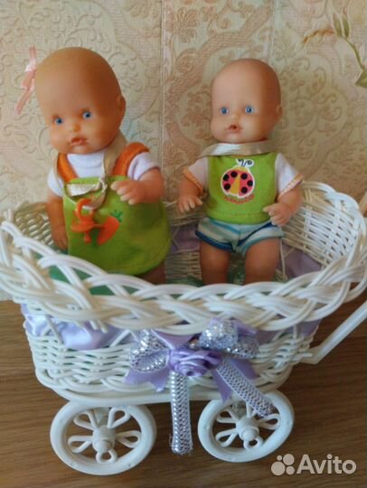 Пупсы Ненуко в коляске