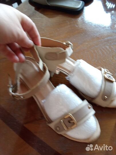 Обувь женская 38 размер