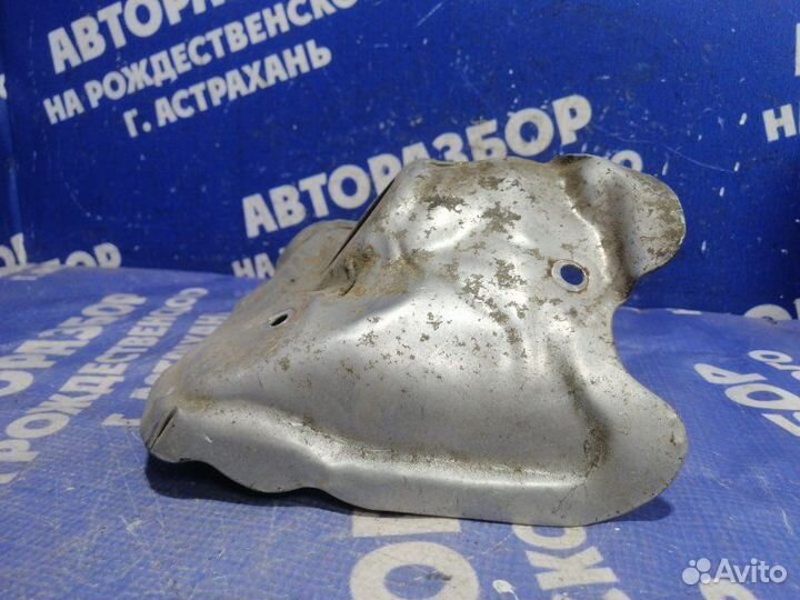 Тепловой экран Nissan Teana J32 седан VQ25DE 2009