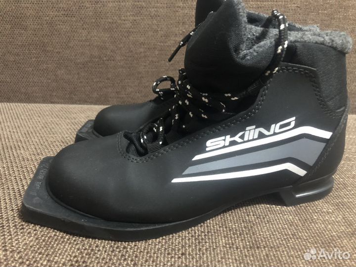 Лыжные ботинки