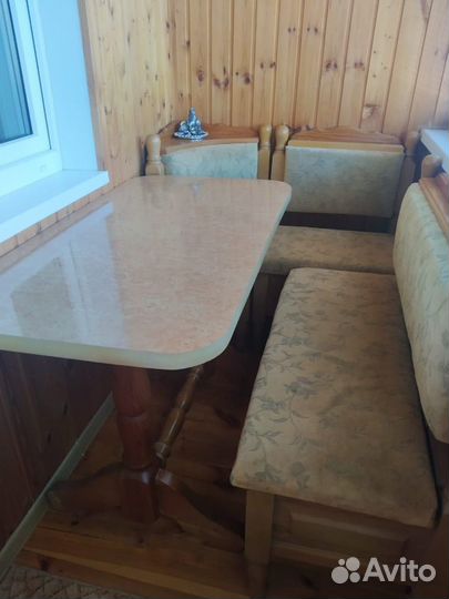 Кухонный уголок со столом и стульями б/у